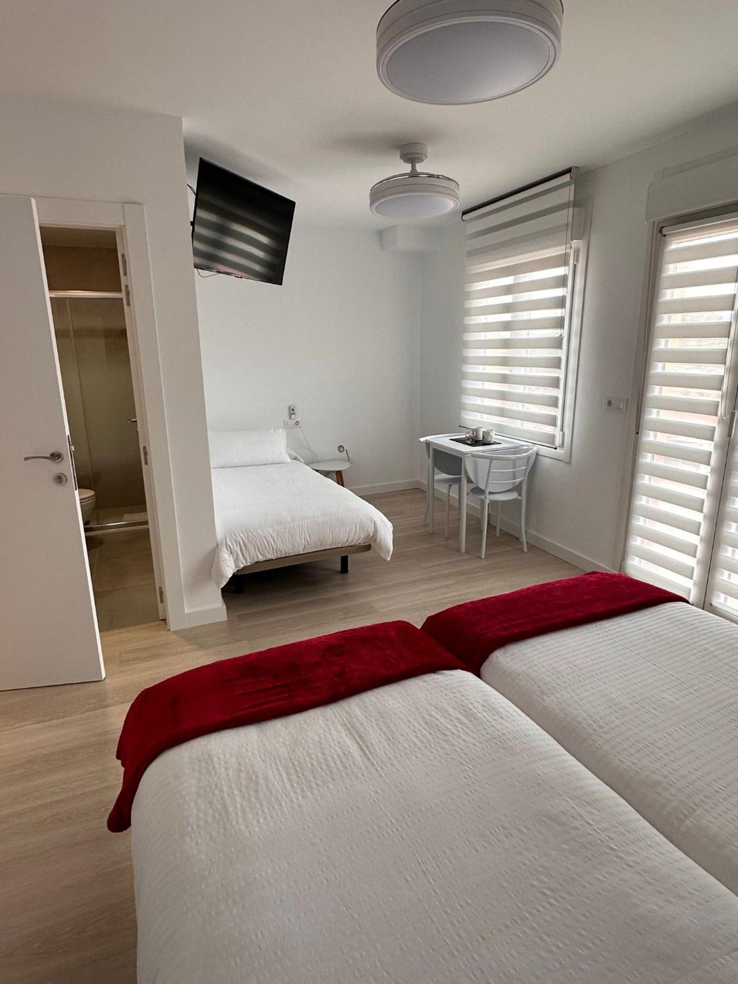 Hostal A La Sombra Del Laurel Navarrete Exterior foto