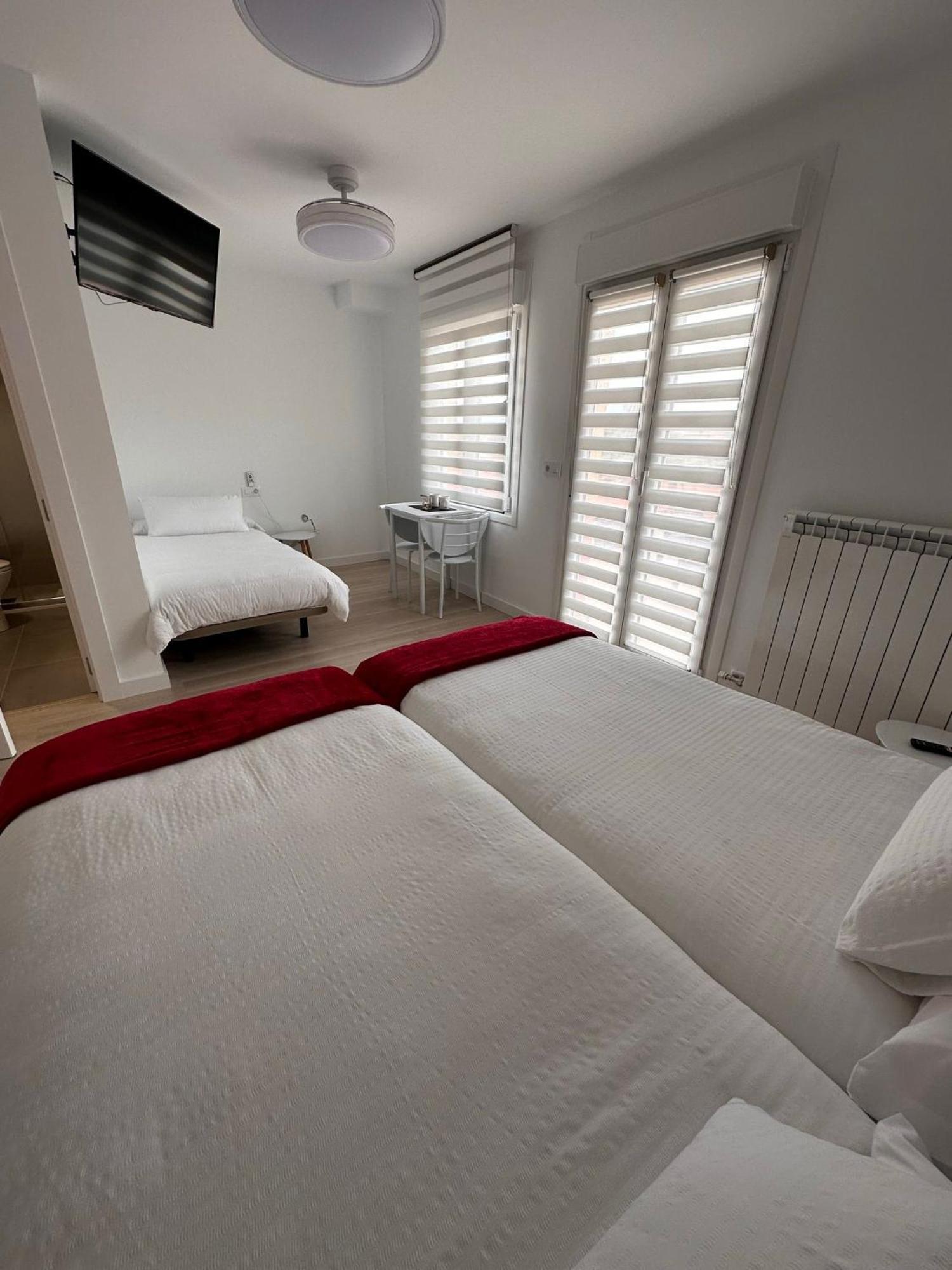 Hostal A La Sombra Del Laurel Navarrete Exterior foto
